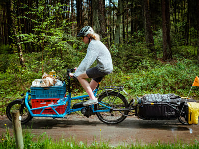 A Guide to Sustainable Road Trips: Tips for Eco-Friendly Driving and Travel Planning