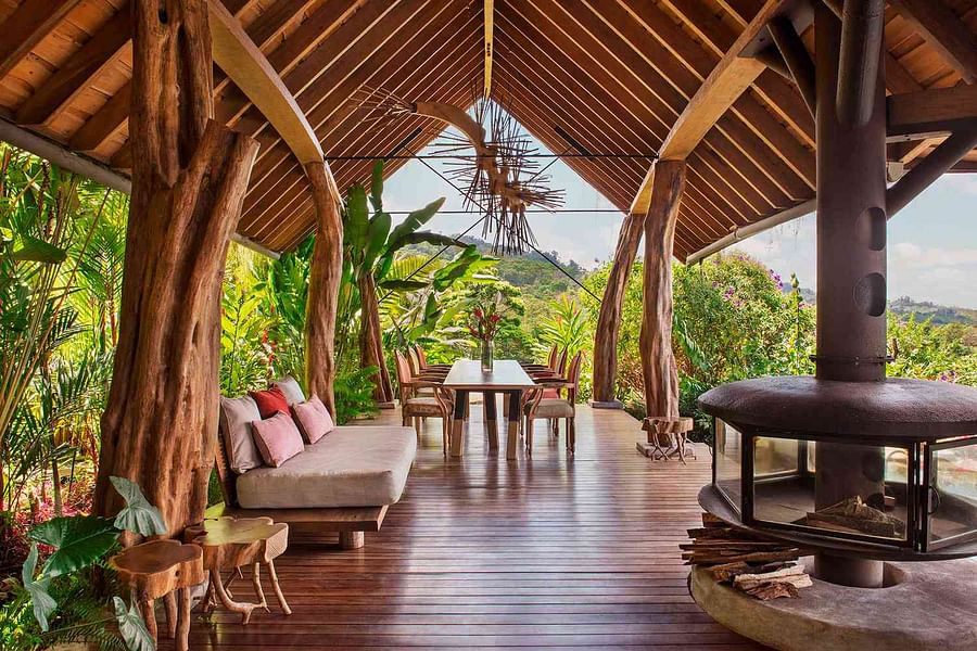 Serene jungle retreat in Costa Rica for digital detox